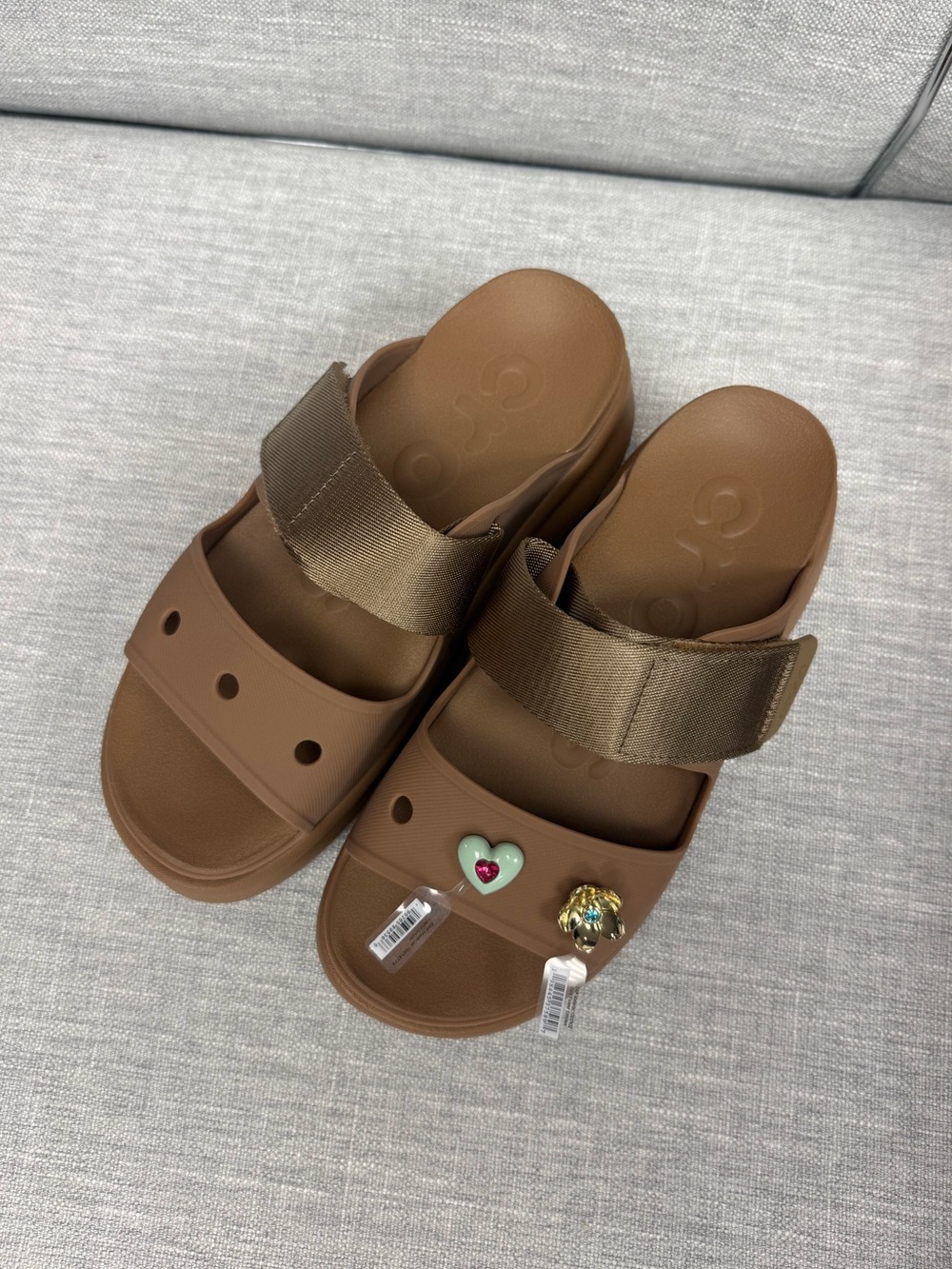 NWOT Crocs Soho Two Strap Sandal SepiaWomen's 7 with 2 FREE JIBBITZ - Picture 2 of 5